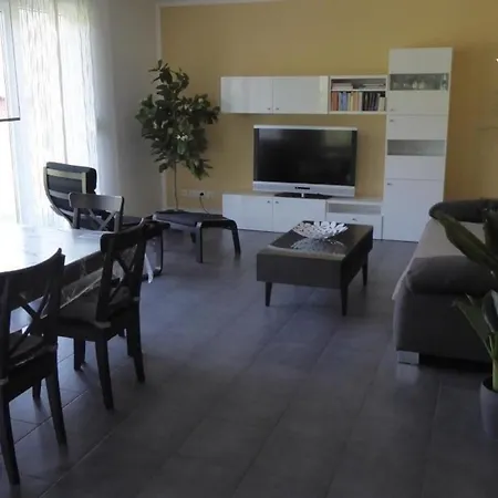 Ferienhaus In Mit Grosser Terrasse Holiday home Wendisch Rietz